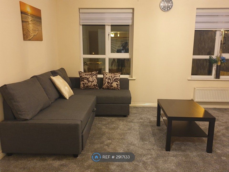 Property photo 2 of 30 Living Room