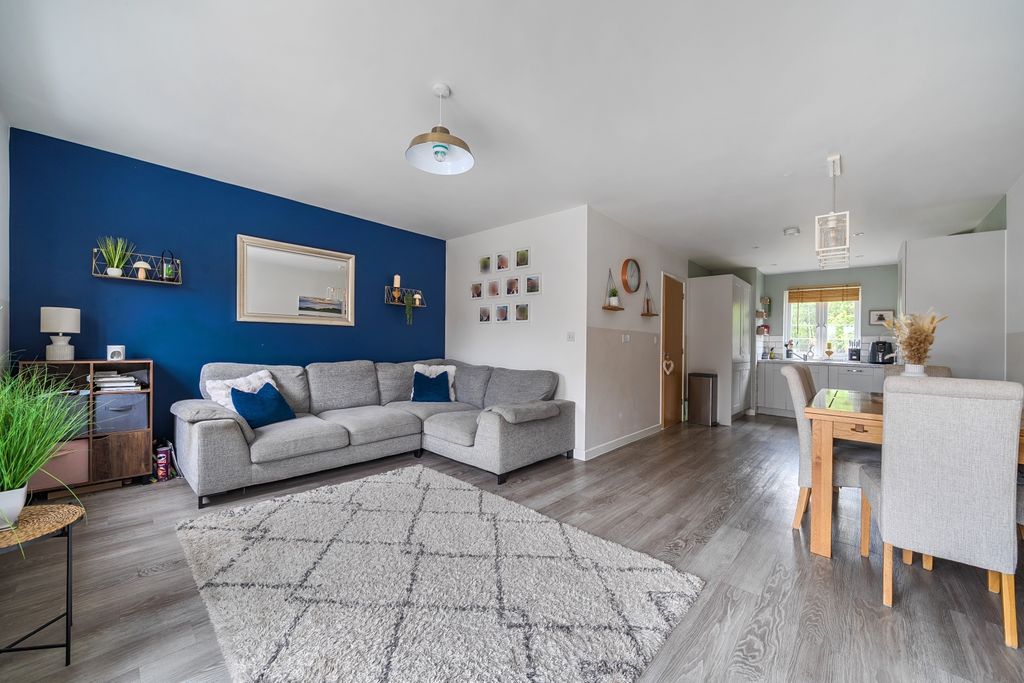 Property photo 3 of 20 1458272-18-6A0Ddbd4B1E76