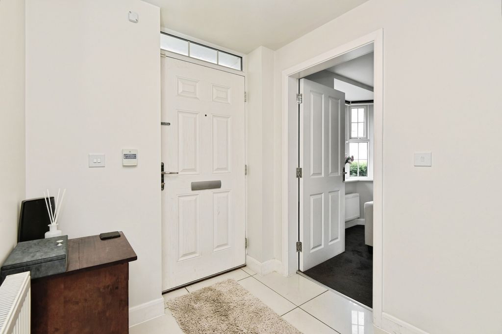 Property photo 3 of 36 Pbox-Img.Jpg