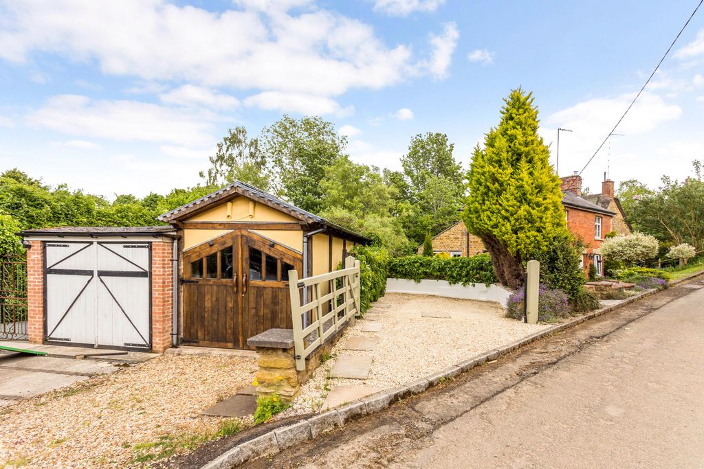 Property photo 2 of 16