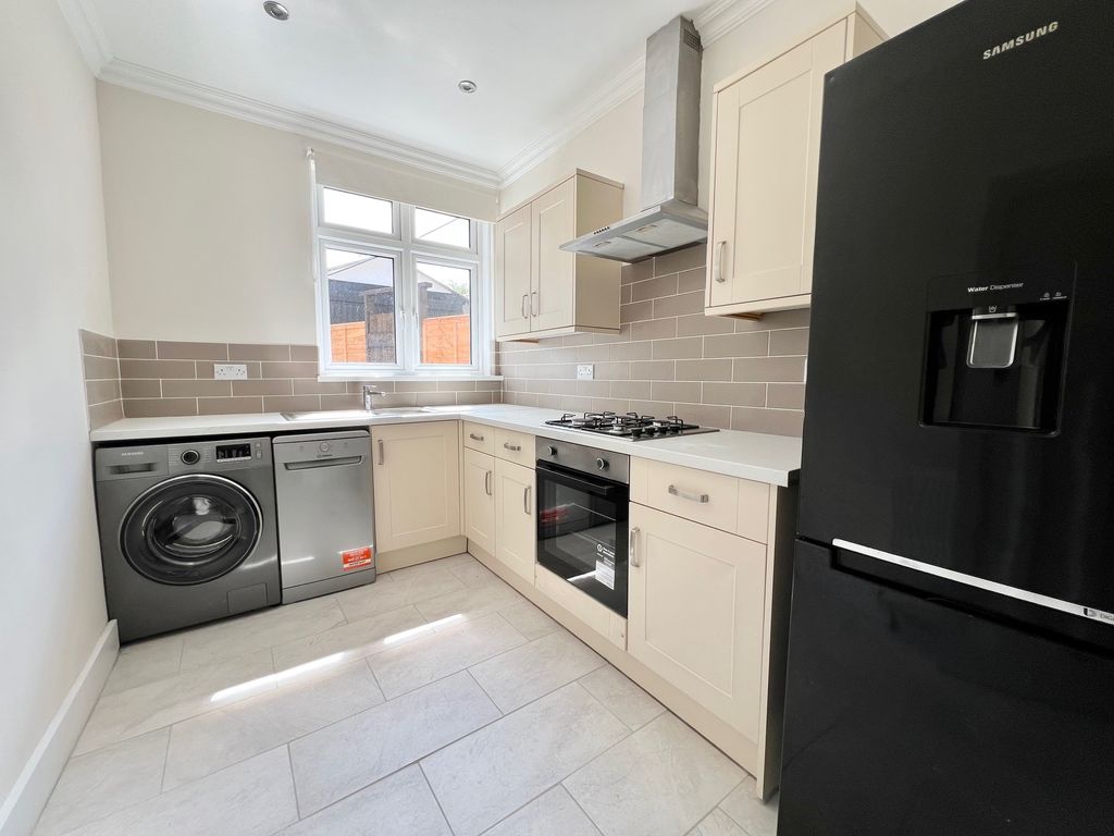 Property photo 2 of 16 7