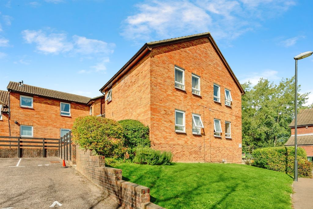 Property photo 1 of 9