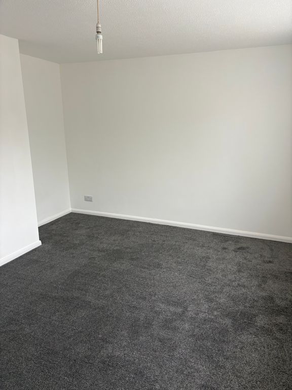 Property photo 2 of 12 Lounge