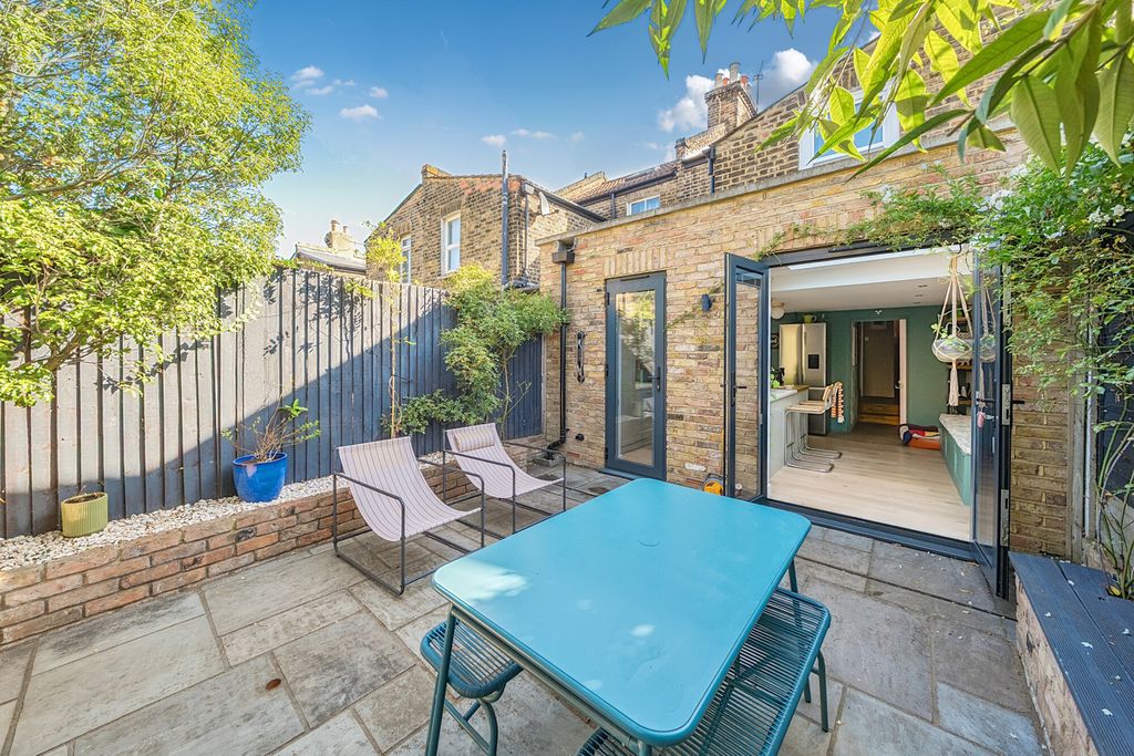 Property photo 3 of 24 1512515-24-6A8d5E...