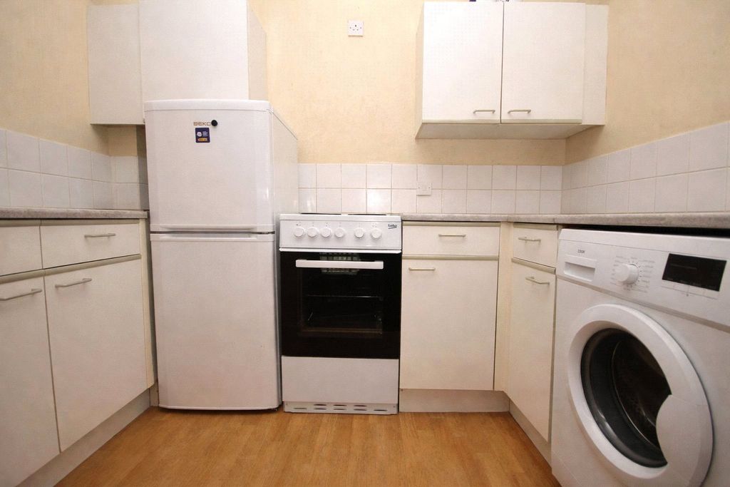Property photo 3 of 7 Kitchen
