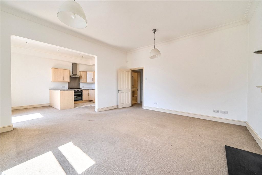 Property photo 3 of 9 Picture No. 17