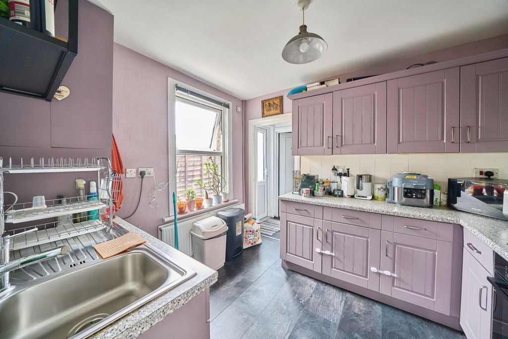 Property photo 2 of 14 Kitchen