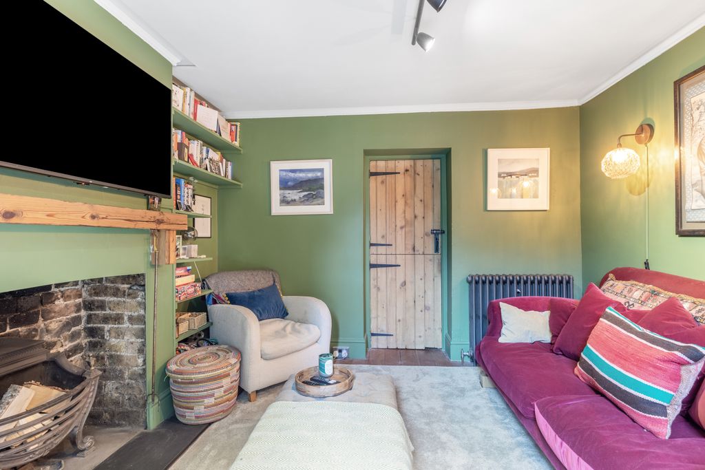 Property photo 2 of 30