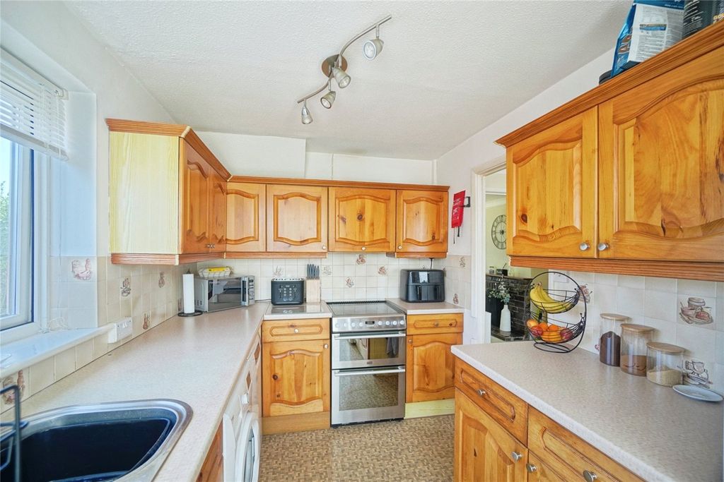 Property photo 2 of 15 Kitchen