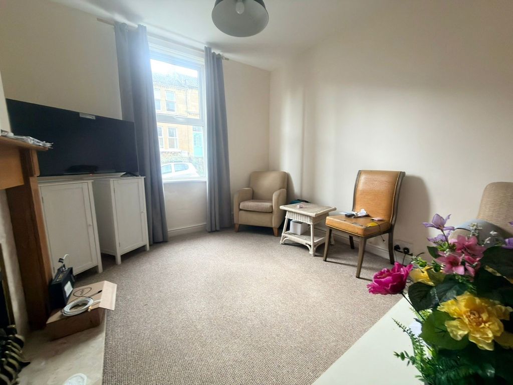 Property photo 2 of 10 Living Room