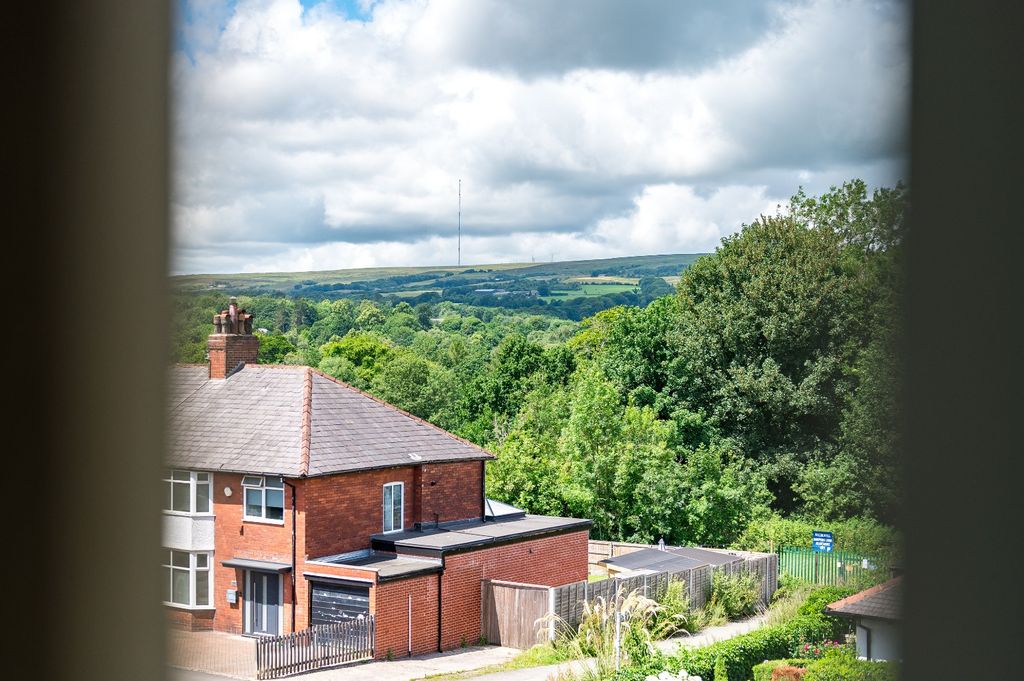 Property photo 2 of 36 3986662