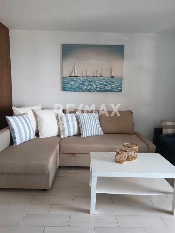 Property photo 2 of 36