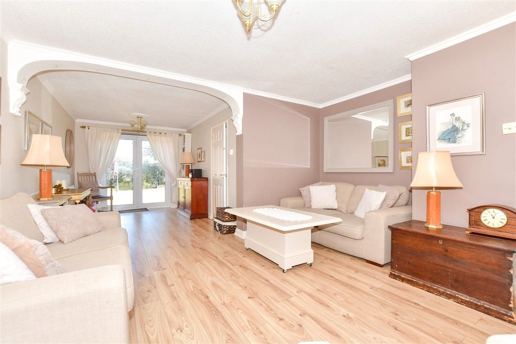 Property photo 1 of 14 Lounge