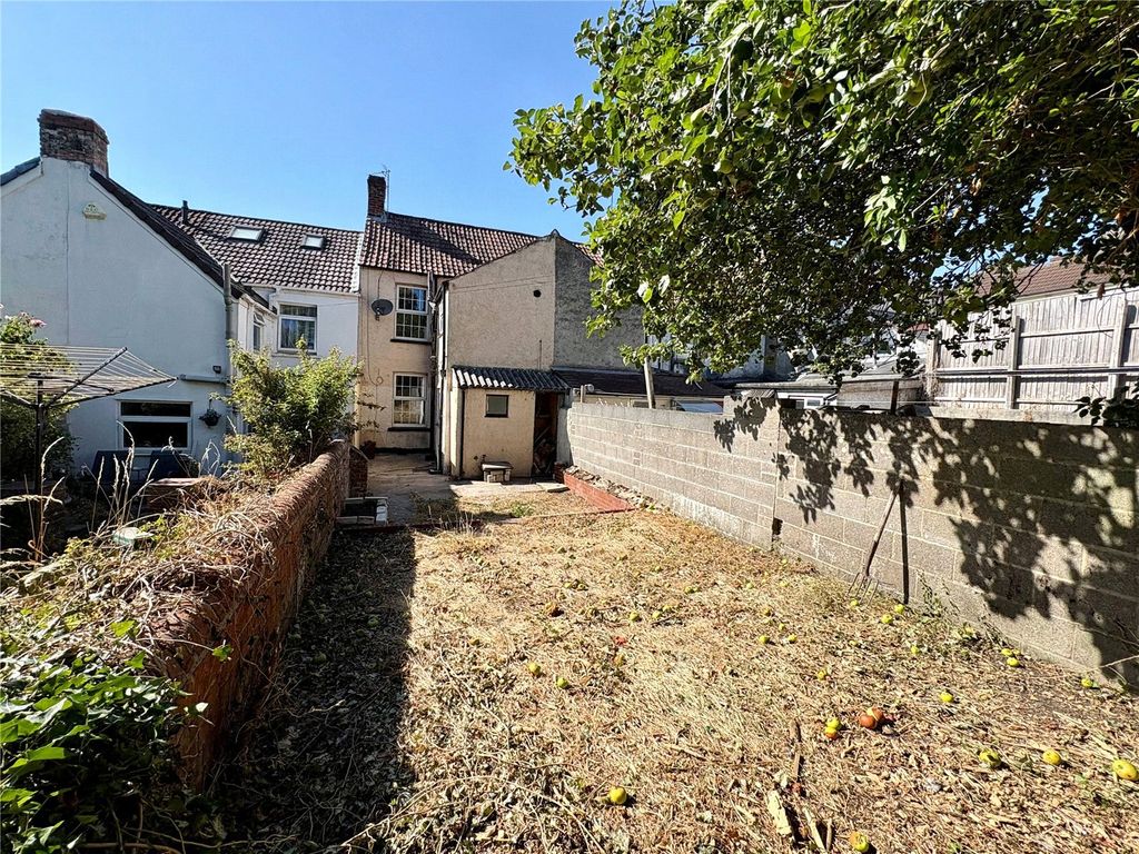 Property photo 2 of 13 Picture No. 15