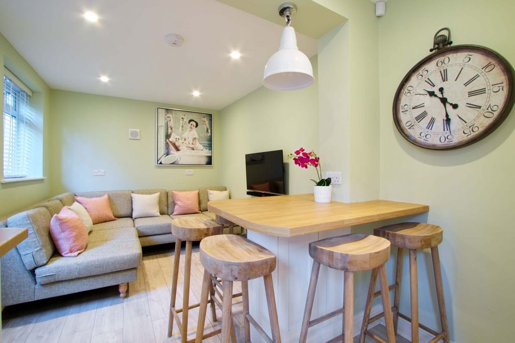 Property photo 1 of 20 Photo 0