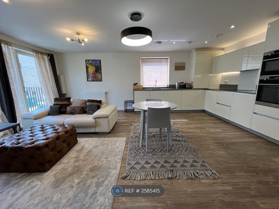 Property photo 2 of 13 Living / Kitchen
