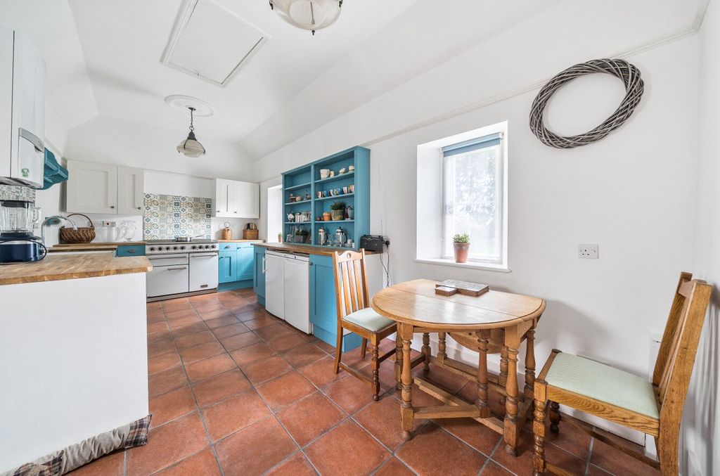 Property photo 3 of 13 Kitchen/Breakfast Rm