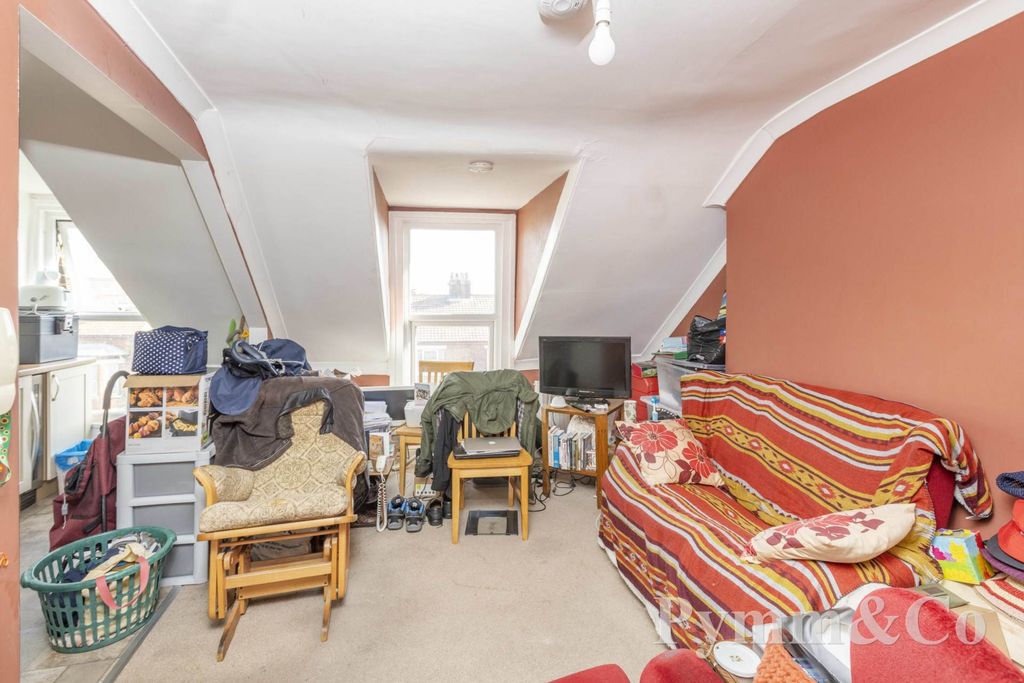 Property photo 3 of 11