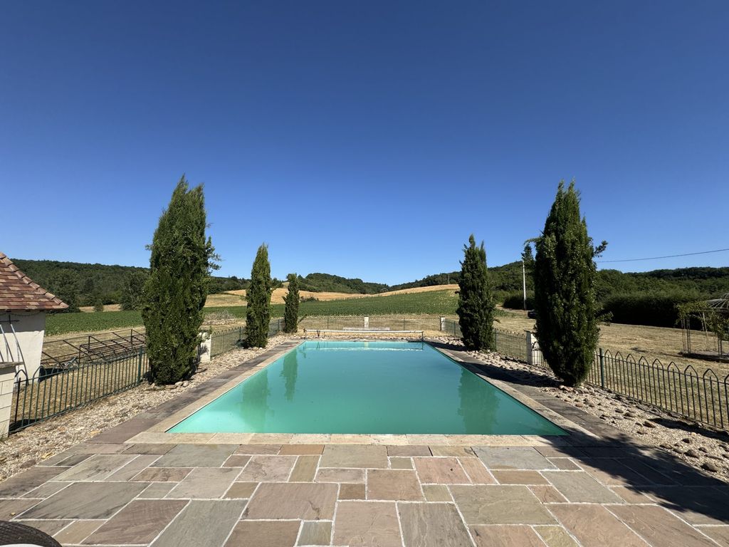 Property photo 2 of 39