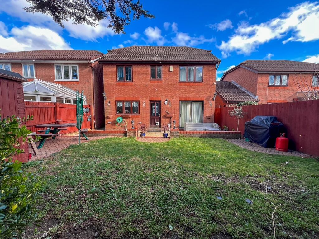 Property photo 2 of 11