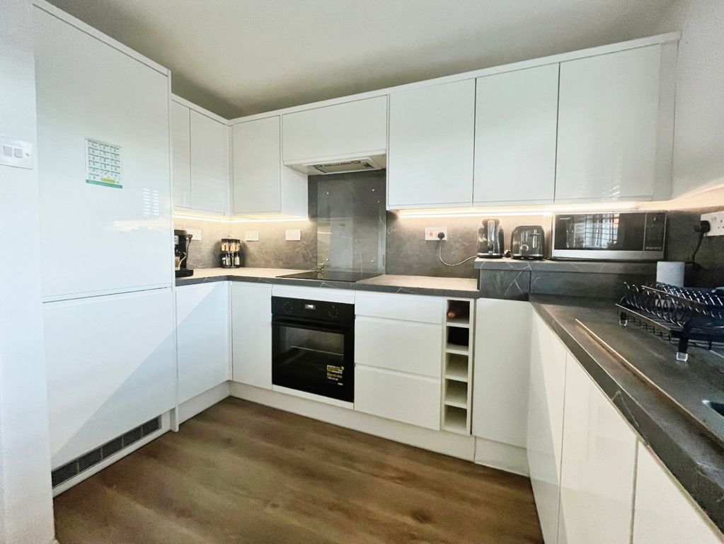 Property photo 2 of 14 3850975