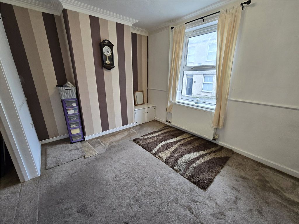 Property photo 2 of 16 Picture No. 05