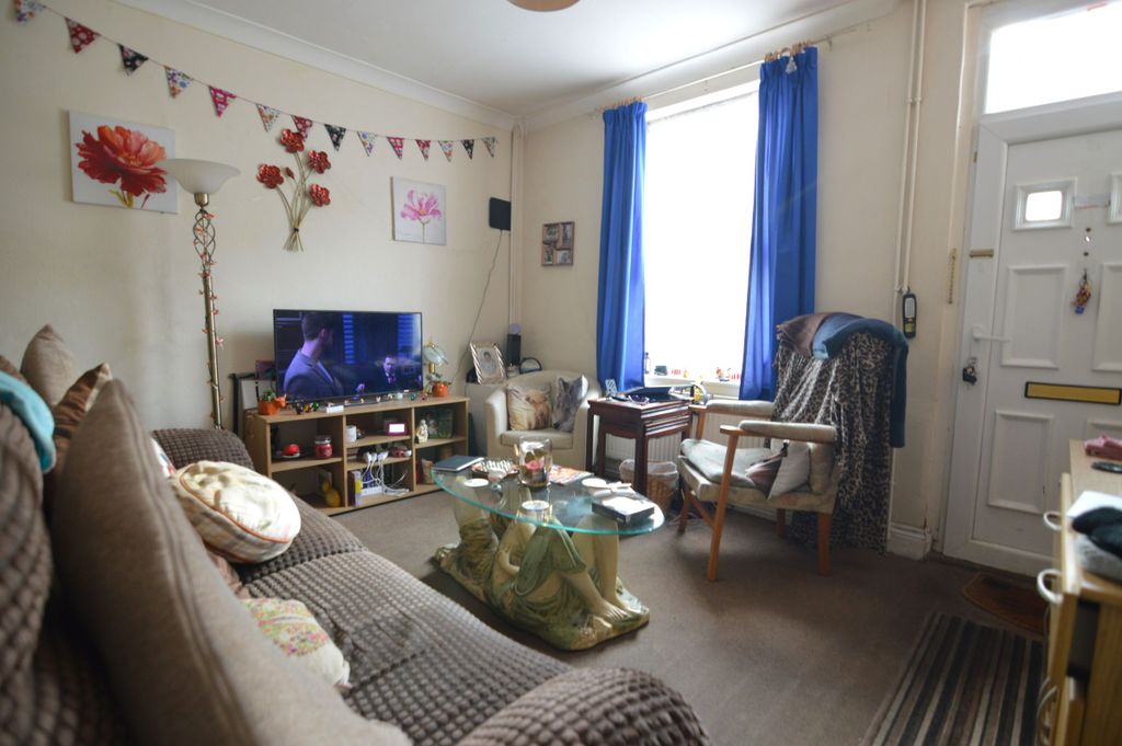 Property photo 2 of 8