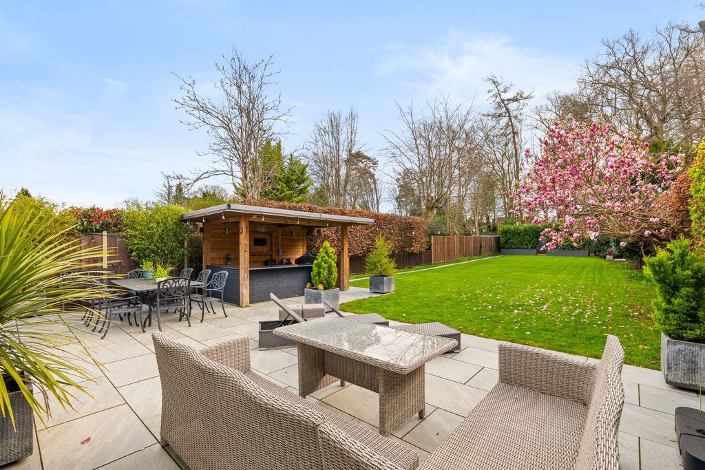 Property photo 2 of 43