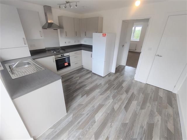 Property photo 2 of 10 Kitchen