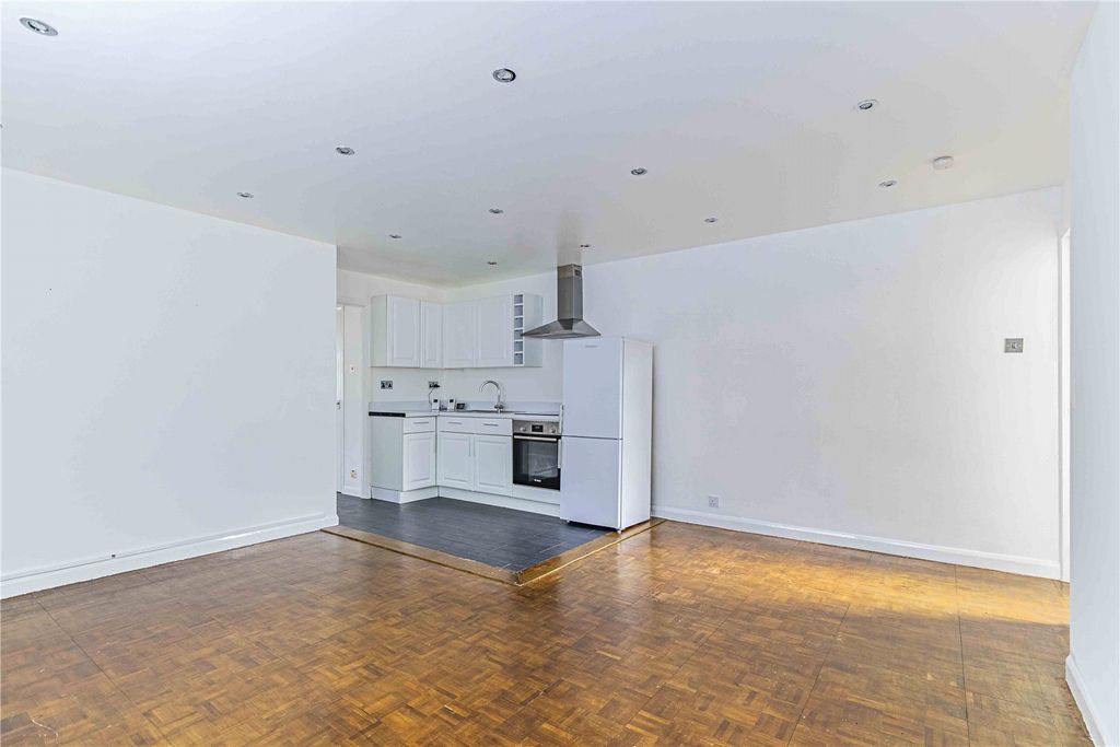 Property photo 2 of 16 Picture No. 23