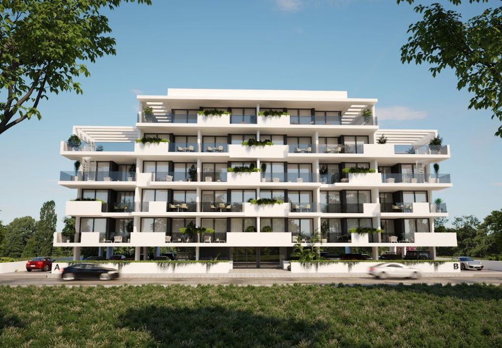 Property photo 2 of 6 Front Of Apartments