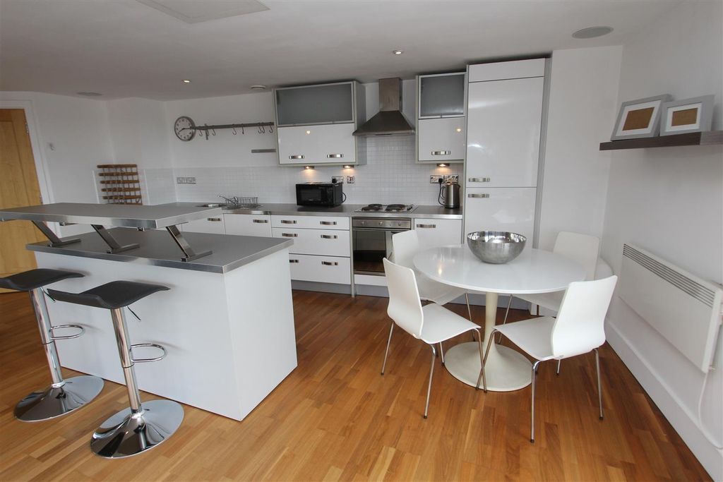 Property photo 2 of 9 Modern Open-Plan Kitchen With Breakfast Island...