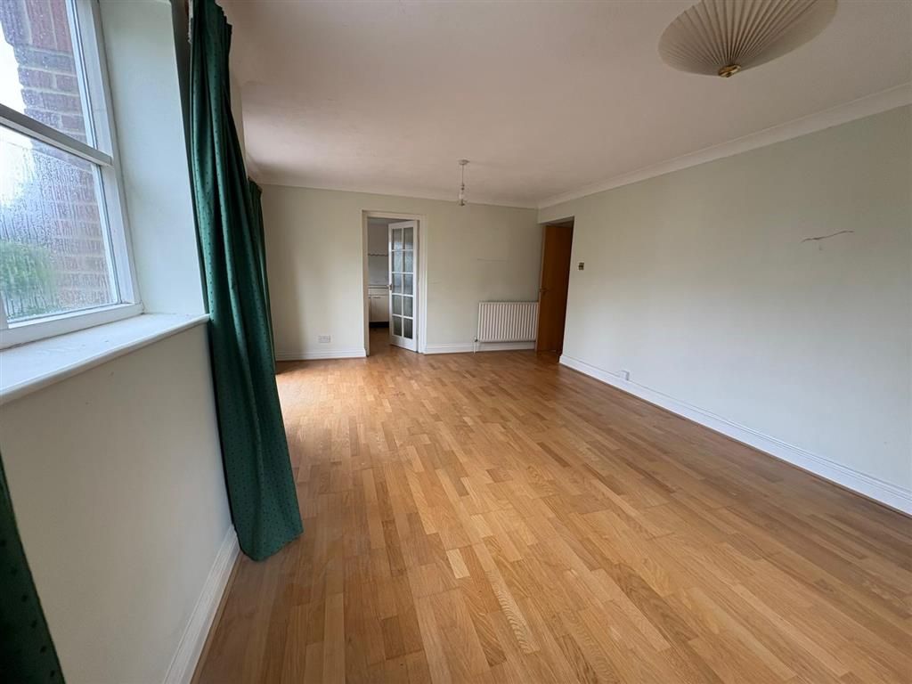 Property photo 1 of 10 Lounge