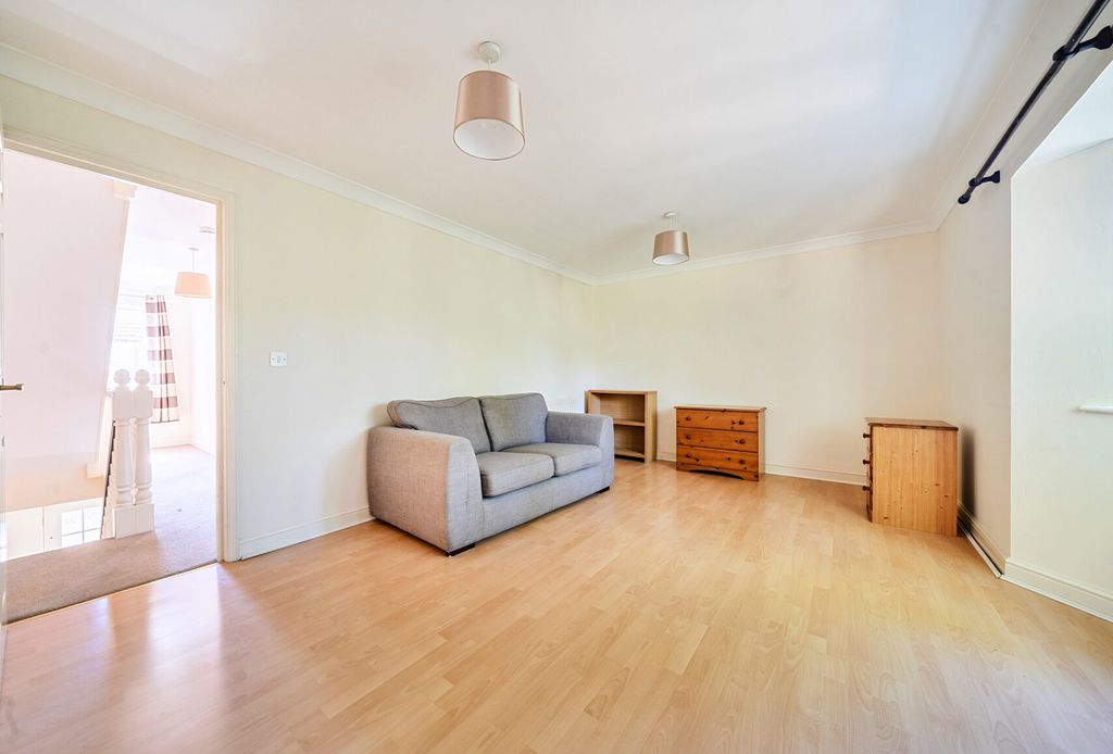 Property photo 3 of 18 Sitting Room