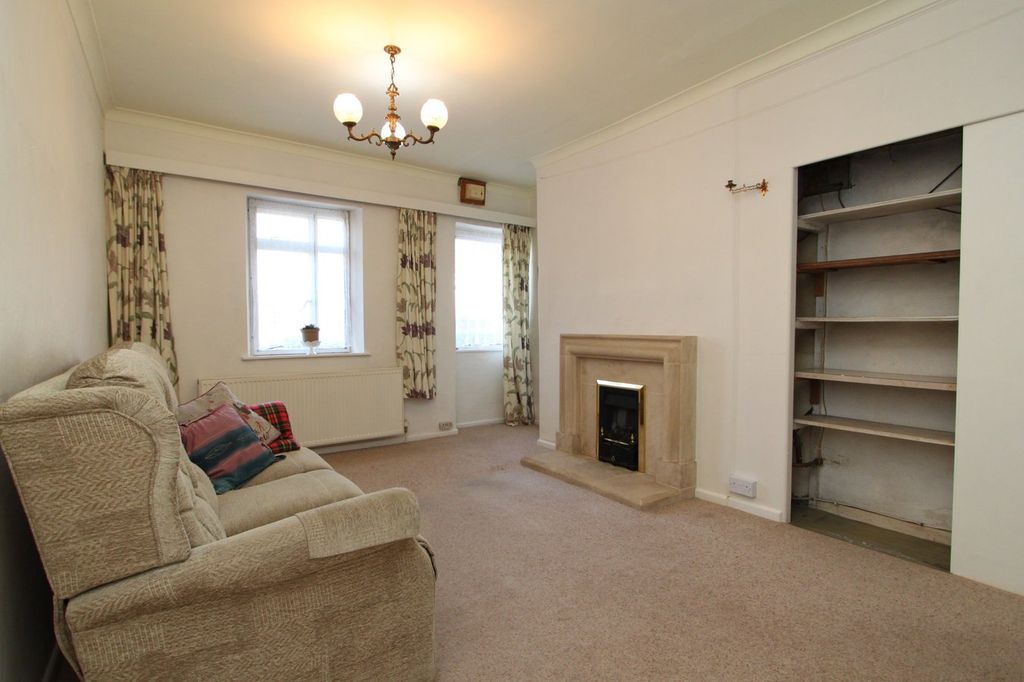 Property photo 3 of 25