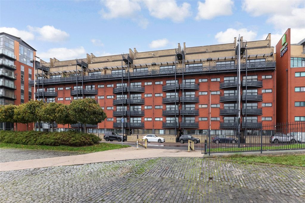 Property photo 2 of 28 Picture No. 02