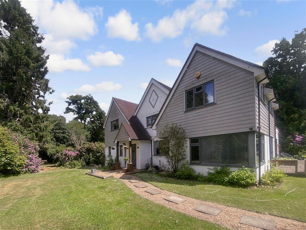 Property photo 3 of 20 Front