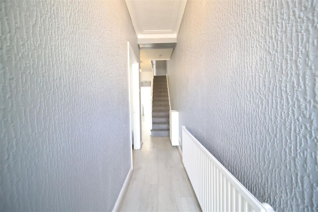 Property photo 2 of 11 Img_0563.Jpg