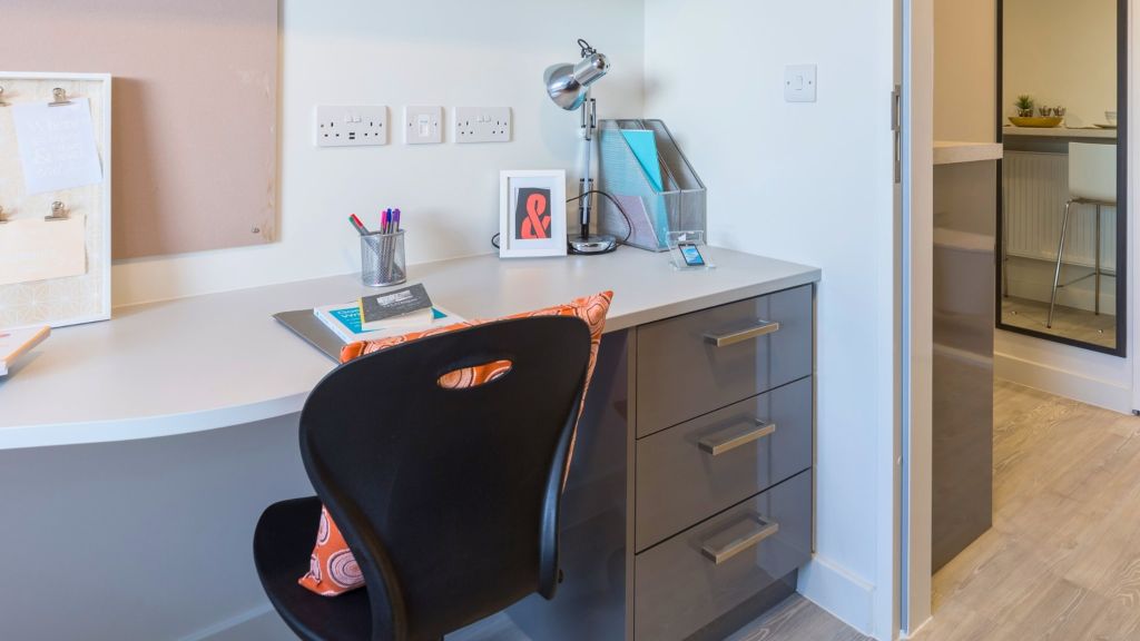 Property photo 3 of 13 Bedroom