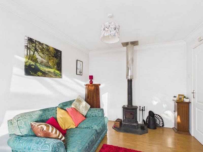 Property photo 3 of 15 Lounge