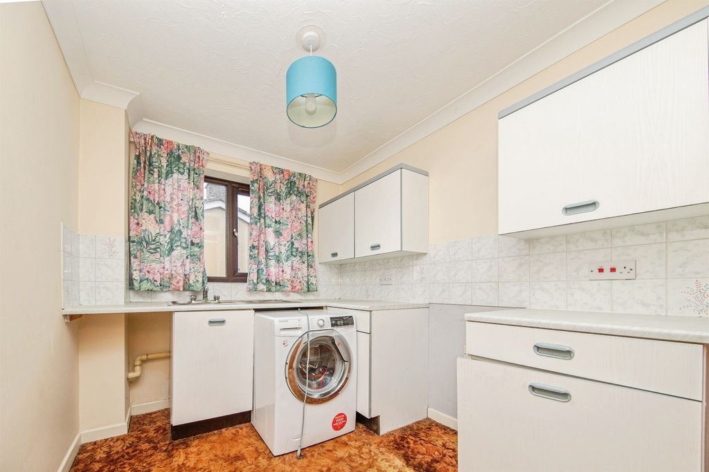 Property photo 2 of 12