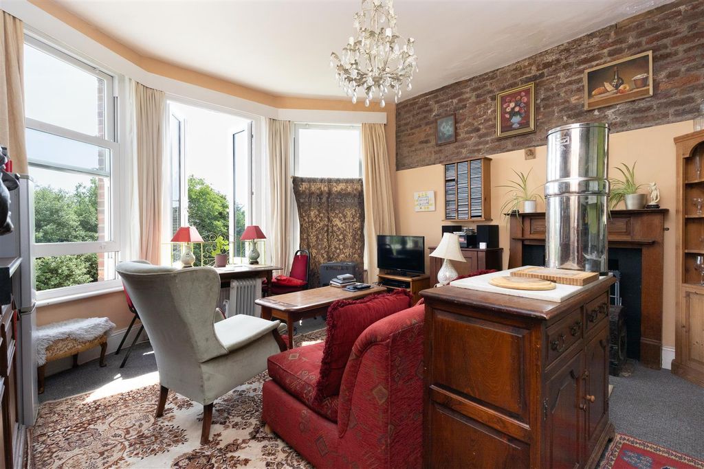 Property photo 2 of 25 Open Plan Living Space
