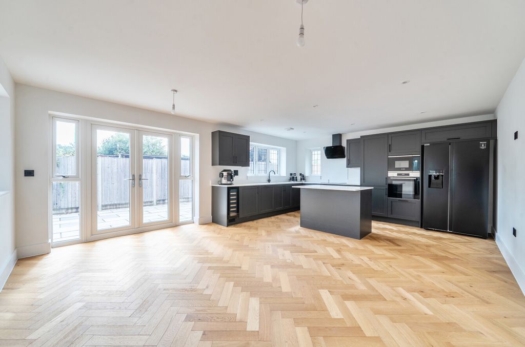 Property photo 2 of 17 1480437-19-6A32d6...