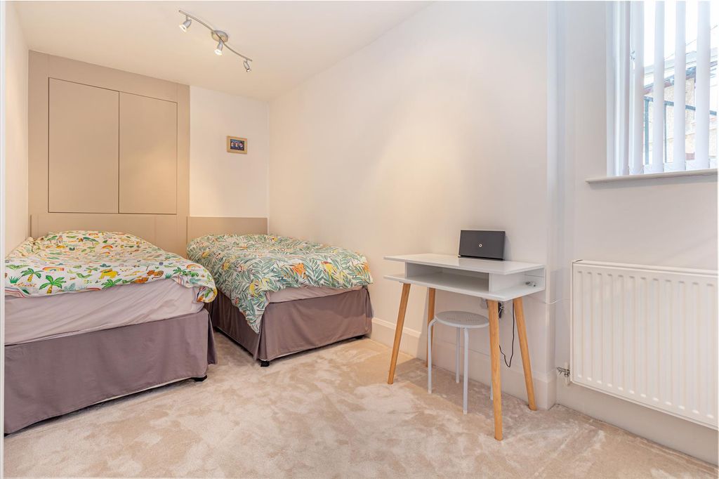 Additional image 11 of 2 bed flat for saleSt. Anns Road, Malvern WR14