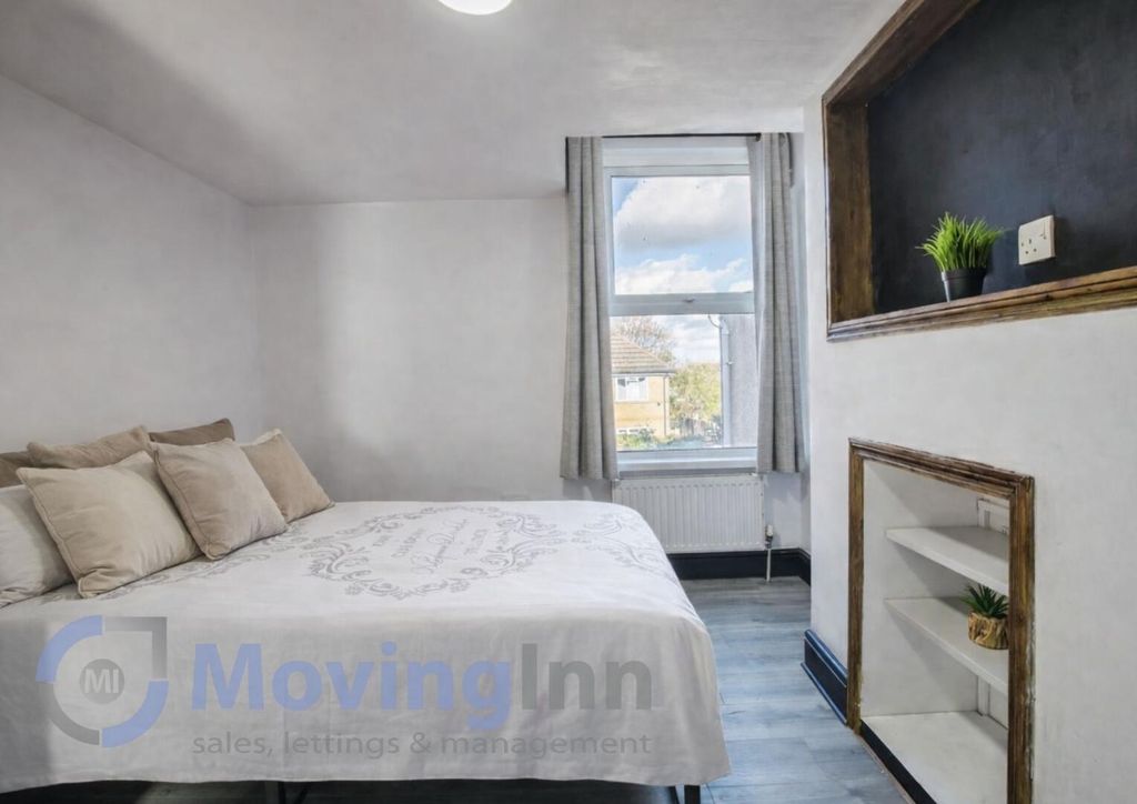 Property photo 1 of 17 Bedroom