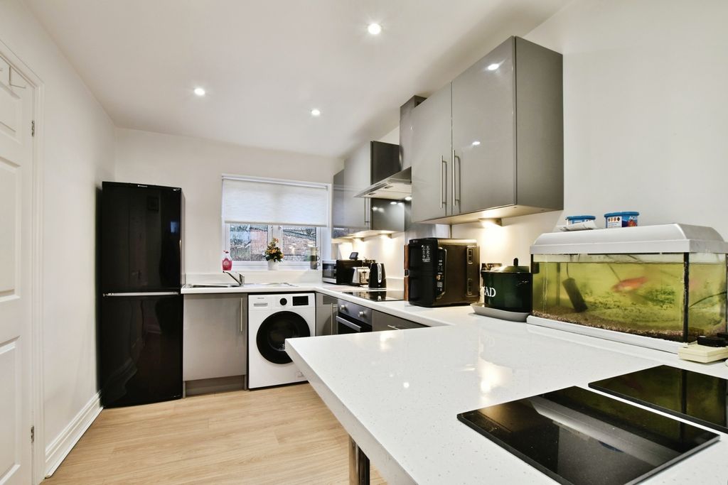 Property photo 2 of 24 Pbox-Img.Jpg