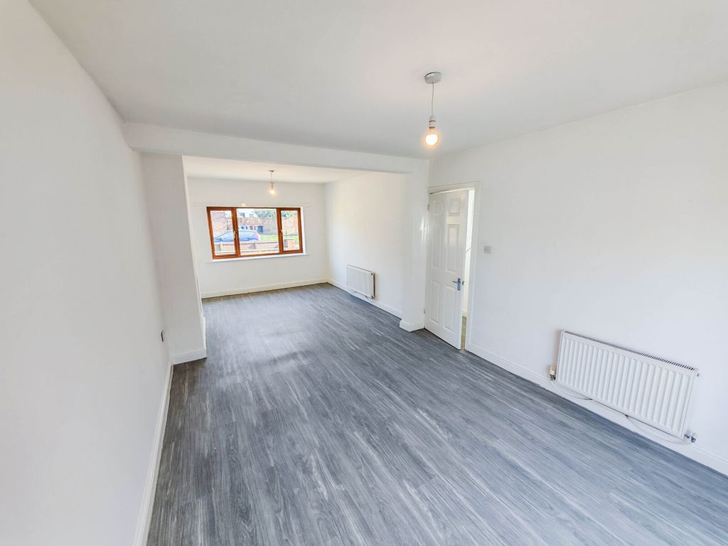 Property photo 2 of 17 Picture No. 10