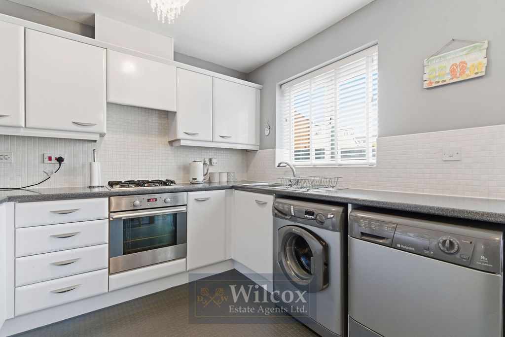 Property photo 3 of 19