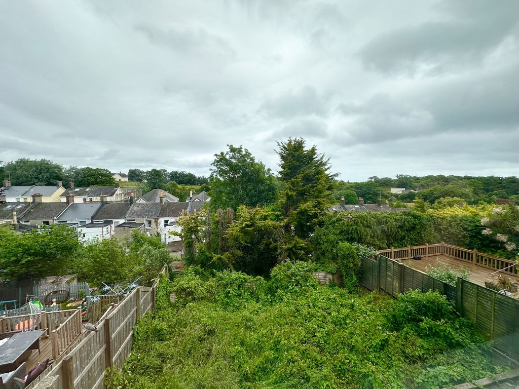 Property photo 2 of 22