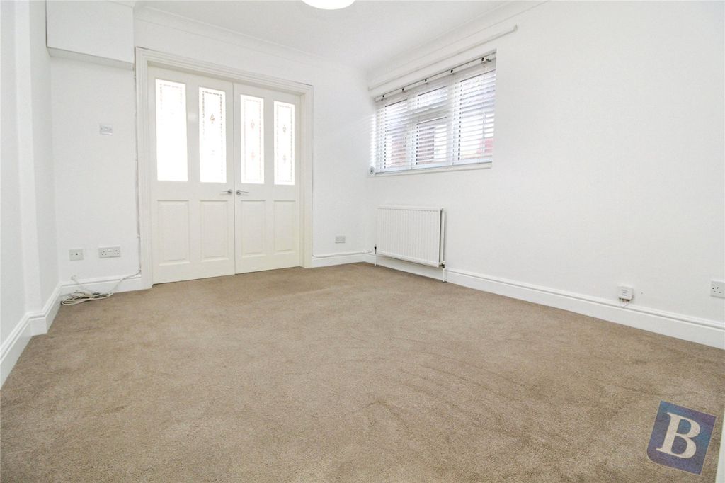 Property photo 2 of 8 Picture No. 16
